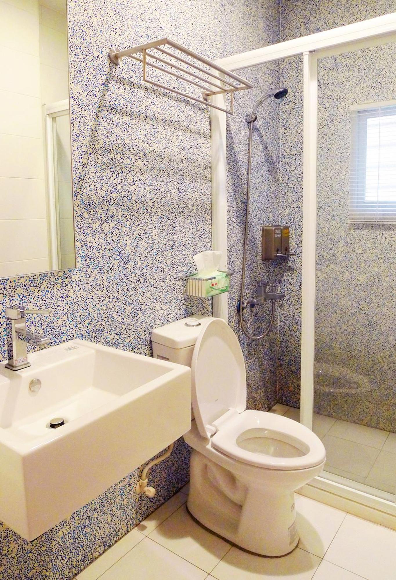 Knock Knock Hostel Гаосюн Екстер'єр фото