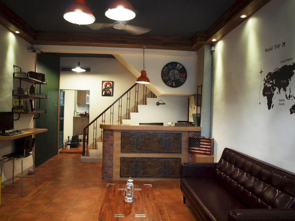 Knock Knock Hostel Гаосюн Екстер'єр фото
