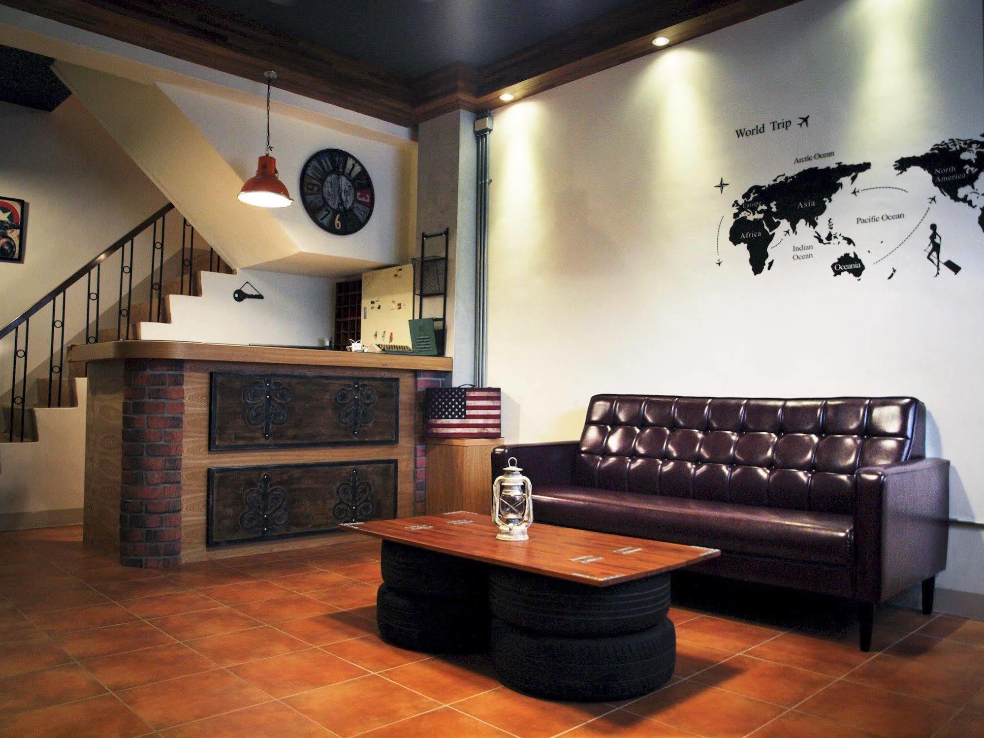 Knock Knock Hostel Гаосюн Екстер'єр фото