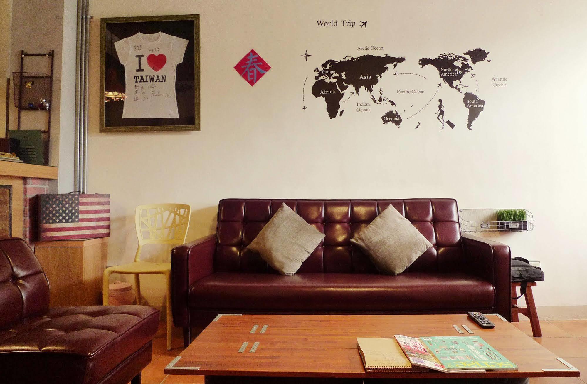 Knock Knock Hostel Гаосюн Екстер'єр фото