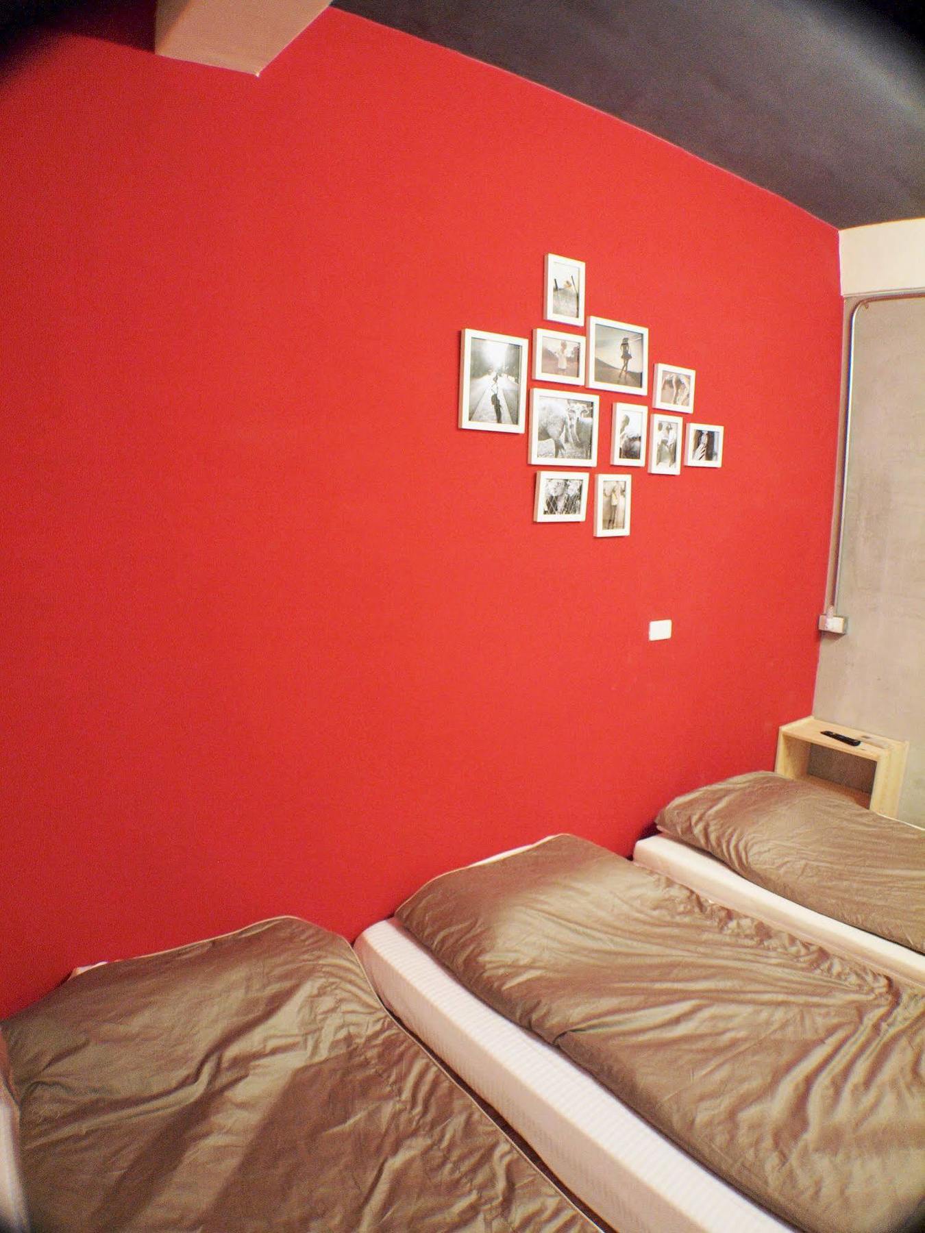 Knock Knock Hostel Гаосюн Екстер'єр фото